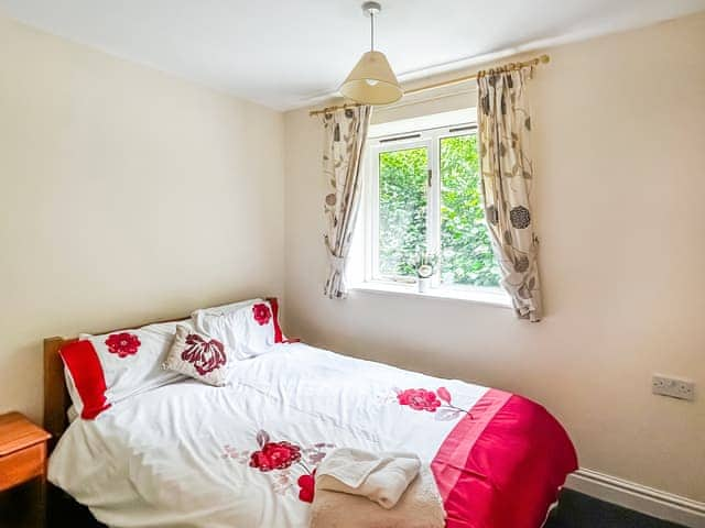 Double bedroom | Kingfisher - Woodside Fishery, Cleobury Mortimer, Worcestershire