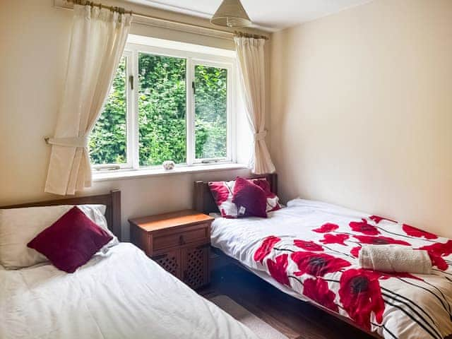 Twin bedroom | Kingfisher - Woodside Fishery, Cleobury Mortimer, Worcestershire