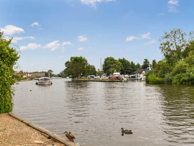 Surrounding area | River Breeze, Horning