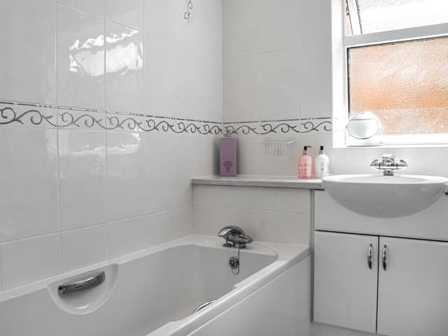 Bathroom | Kennet Valley View, Reading