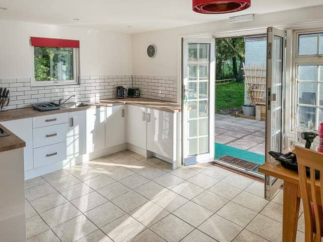 Bright and airy open plan living space | Owl Lodge - Tawny Farm Cottages, Forncett St Peter, near Long Stratton