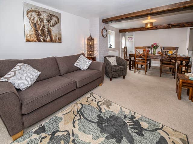 Open aspect from living room to dining area | The Weaning Shed, Huggate, near York