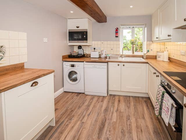 Fully appointed fitted kitchen | The Weaning Shed, Huggate, near York