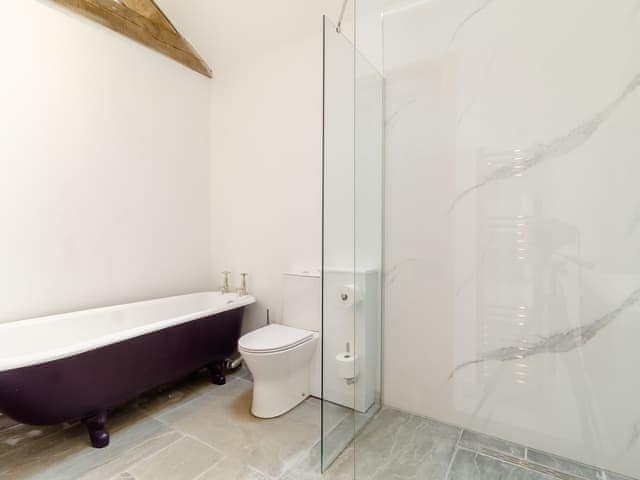 Bathroom | Loch Farm Stables, Watton