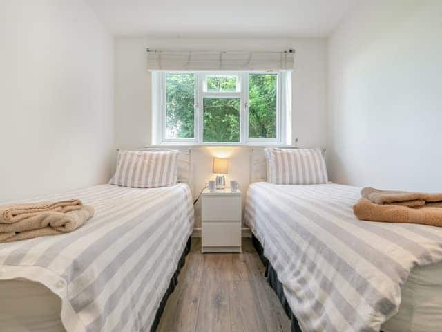 Twin bedroom | Primrose Cottage, Widemouth Bay, near Bude