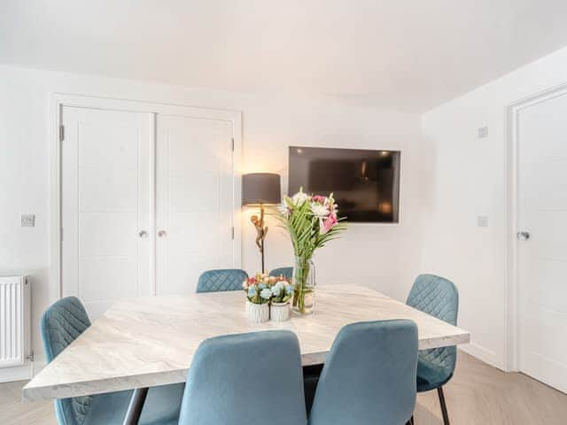 Dining Area | The Pool House, Farnham Common, near Beaconsfield