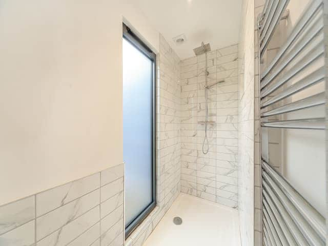 Shower room | The Pool House, Farnham Common, near Beaconsfield