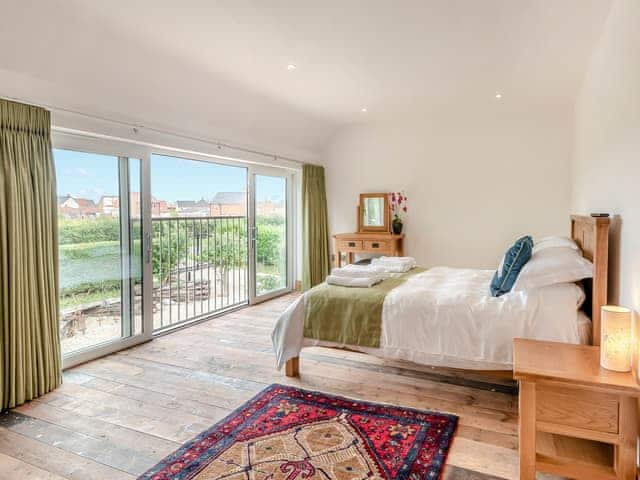 Double bedroom | Heron&rsquo;s Den - Langton Hill Retreats, Langton Hill, near Horncastle