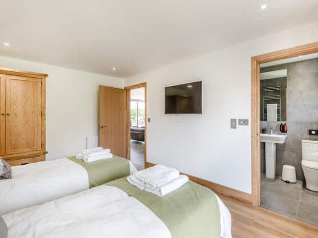 Twin bedroom | Heron&rsquo;s Den - Langton Hill Retreats, Langton Hill, near Horncastle