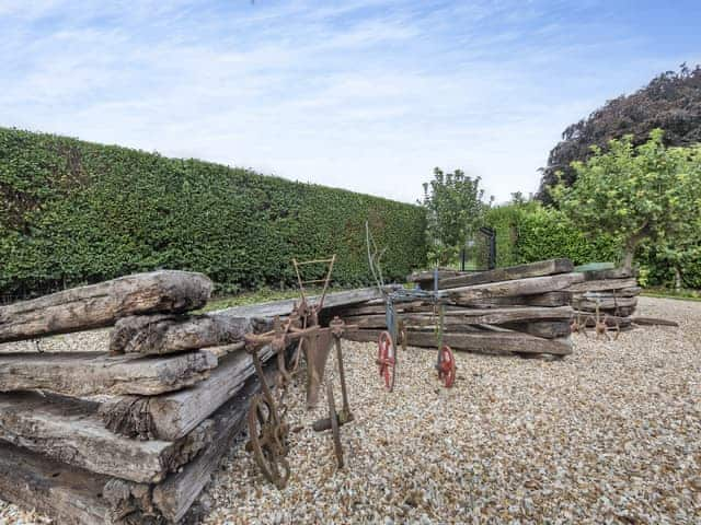 Outdoor area | Heron&rsquo;s Den - Langton Hill Retreats, Langton Hill, near Horncastle