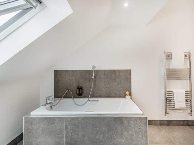 Bathroom | Dragonfly Den - Langton Hill Retreats, Langton Hill, near Horncastle