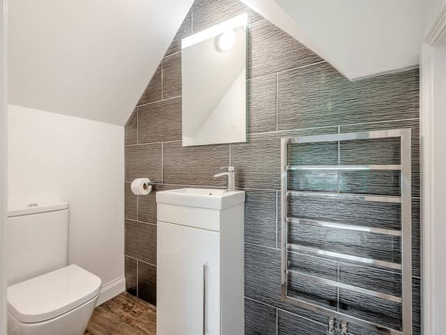 Bathroom | Skyfall - Wooldown Holiday Cottages, Bude