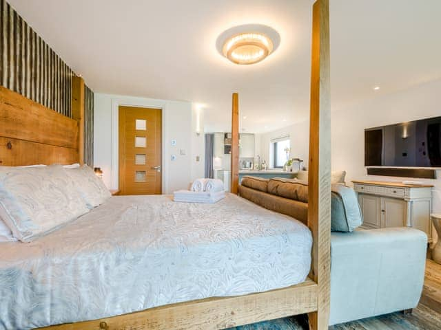 Double bedroom | Sun Seeker - Wooldown Holiday Cottages, Bude