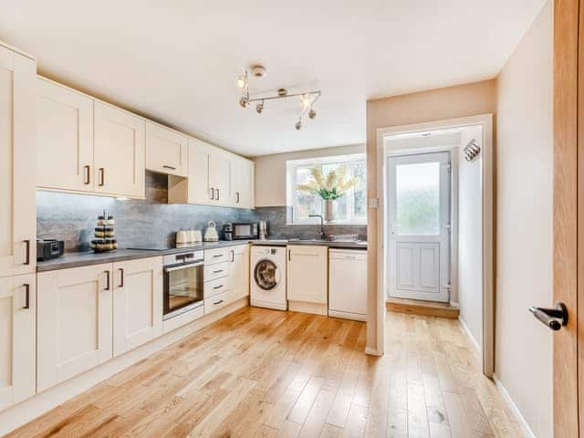 Kitchen | Wheelwright&rsquo;s Cottage, Rodsley, near Ashbourne