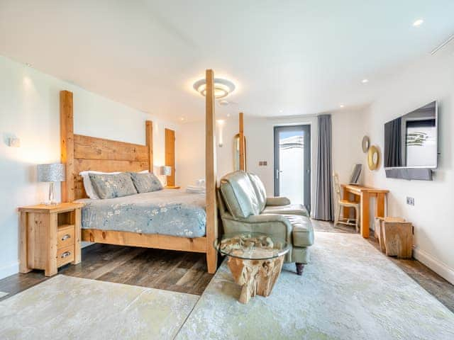 Double bedroom | Moonraker - Wooldown Holiday Cottages, Bude