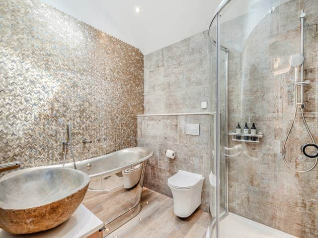 Bathroom | Little Gem - Wooldown Holiday Cottages, Bude