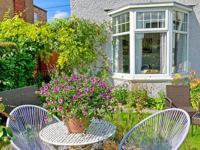 Sitting-out-area | Willowfield Cottage, Thornton-Le-Dale