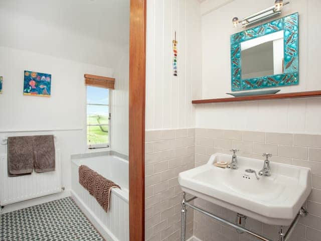 Bathroom | Trevigue Holiday Cottage - Trevigue Holiday Cottages, Crackington Haven, near Bude