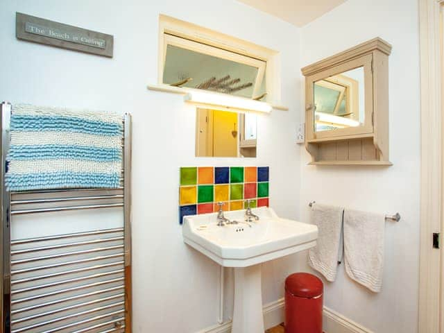 Bathroom | Trevigue Holiday Cottage - Trevigue Holiday Cottages, Crackington Haven, near Bude