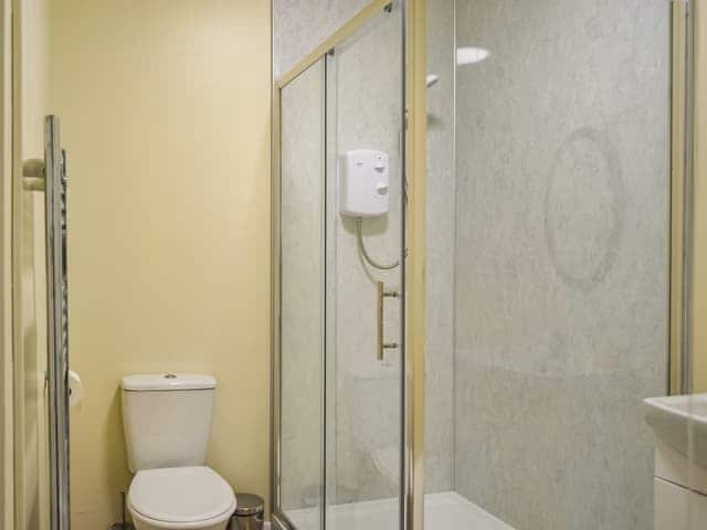 Shower room | Sandbeck Cottage, Skegness