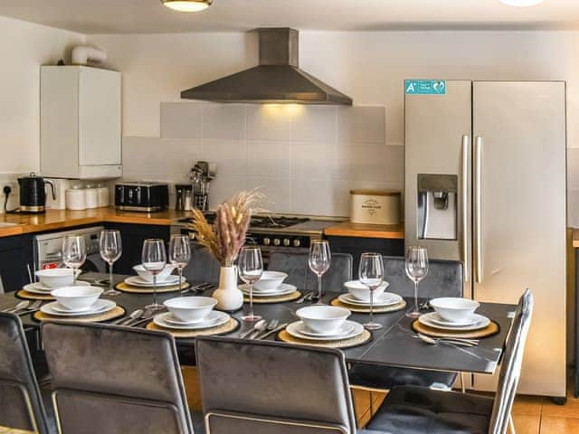 Kitchen/diner | Summerleaze House, Bude