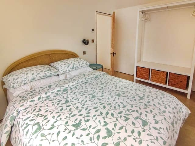 Bedroom with kingsize bed | Wrens Nest, Kington Langley, near Chippenham