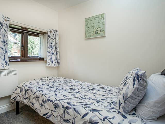 Twin bedroom | The Granary, Stokeinteignhead