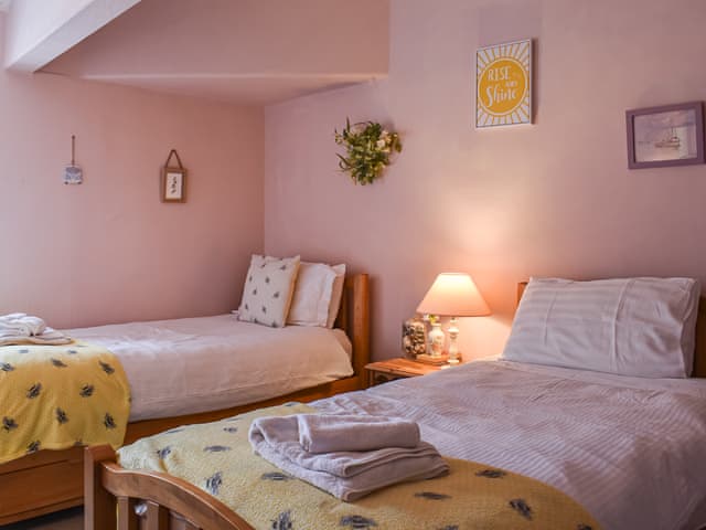 Twin bedroom | Corner Cottage, Bowness-on-Windermere