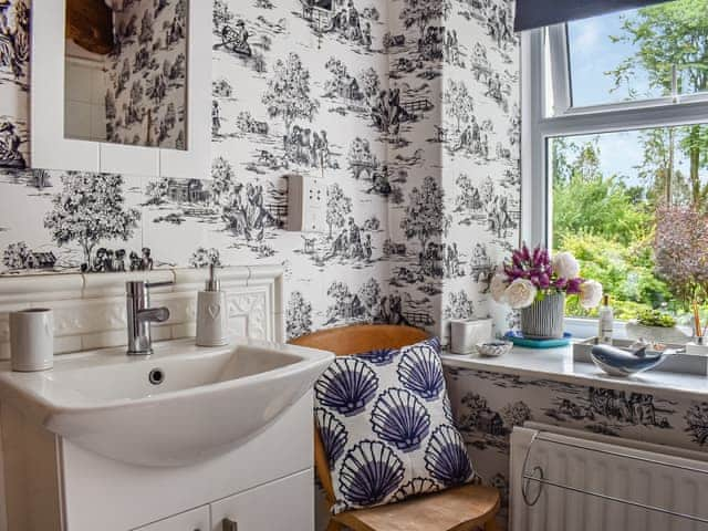 Bathroom | Corner Cottage, Bowness-on-Windermere