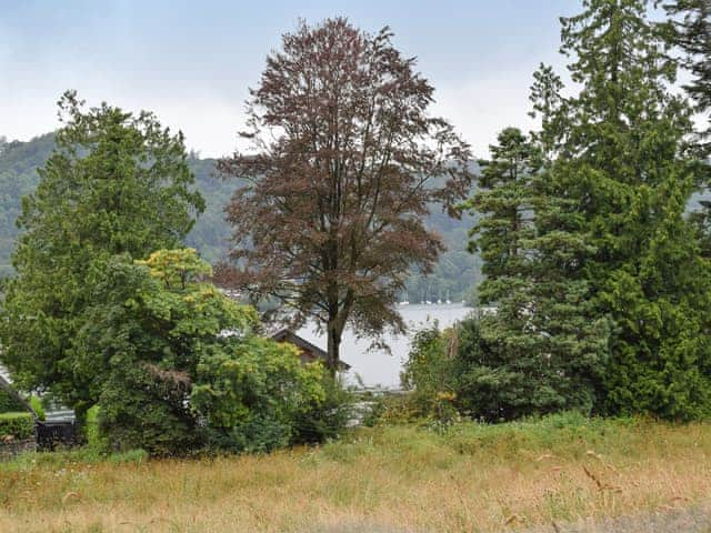 Surrounding area | Corner Cottage, Bowness-on-Windermere