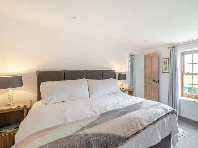 King size double bedroom | Peaceful Farmhouse - Mossop Farm Cottages, Marshchapel, near Louth