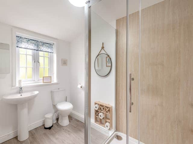 Downstairs Bathroom | Peaceful Farmhouse - Mossop Farm Cottages, Marshchapel, near Louth