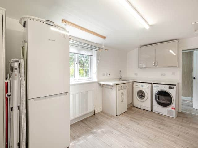 Utility room | Peaceful Farmhouse - Mossop Farm Cottages, Marshchapel, near Louth