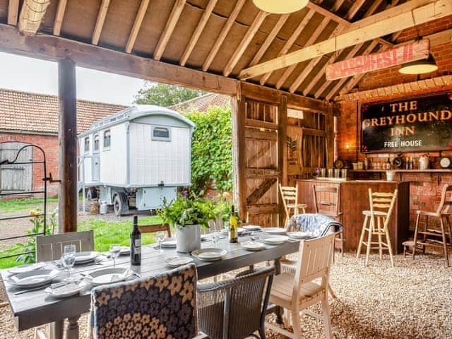 Undercover dining area and bar | Peaceful Travelers Rest - Mossop Farm Cottages, Marshchapel, near Louth