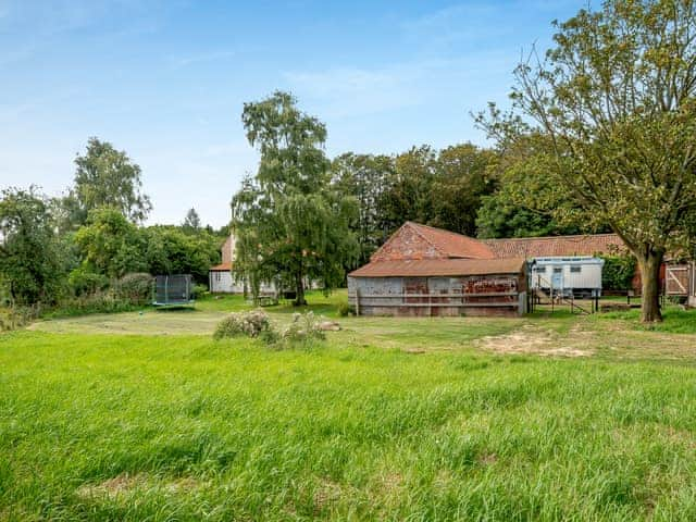 Exterior | Peaceful Travelers Rest - Mossop Farm Cottages, Marshchapel, near Louth