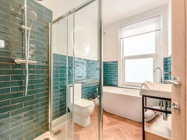 Bathroom | Cleveland House - Cleveland Terrace stays, Whitby