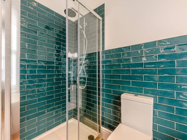 Bathroom | Cleveland House - Cleveland Terrace stays, Whitby