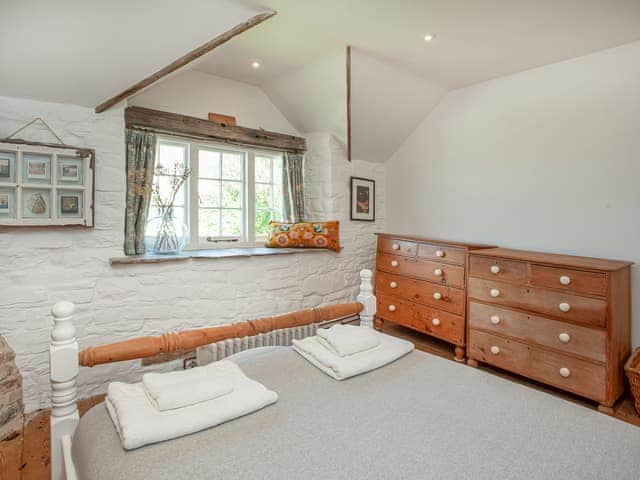 Double bedroom | Hill Cottage, Poughill, near Bude