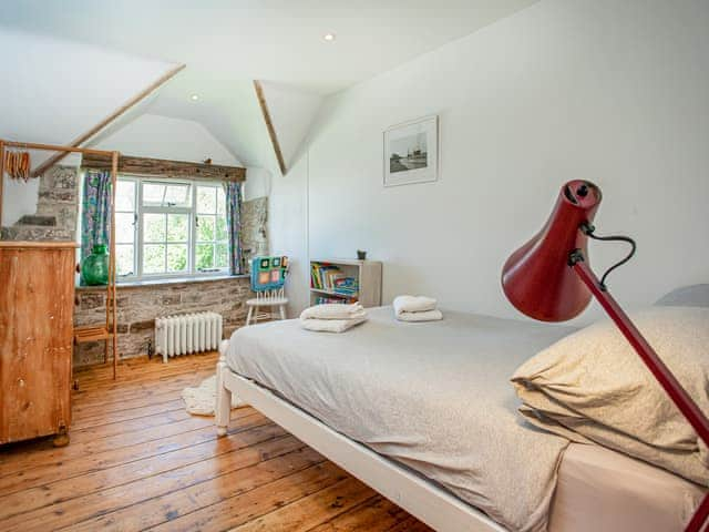 Double bedroom | Hill Cottage, Poughill, near Bude