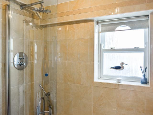 Bathroom | Pitcairn Retreat- Pitcairn Cottage - Pitcairn Retreat, Keswick