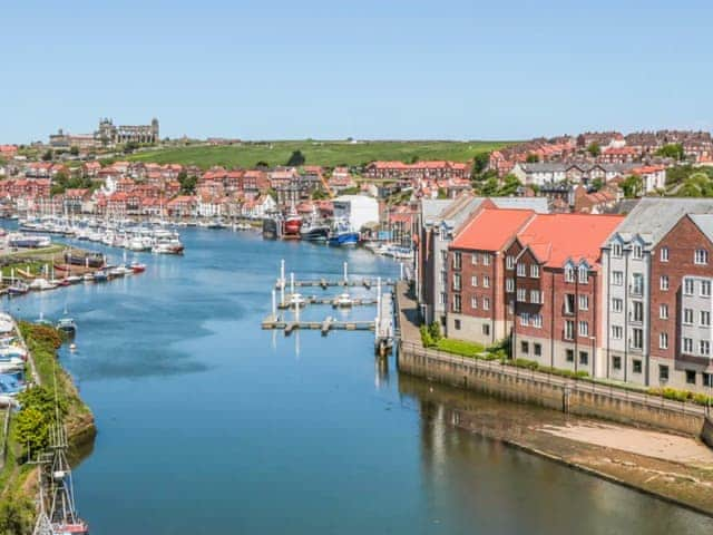 Surrounding area | Whitby Sands, Whitby