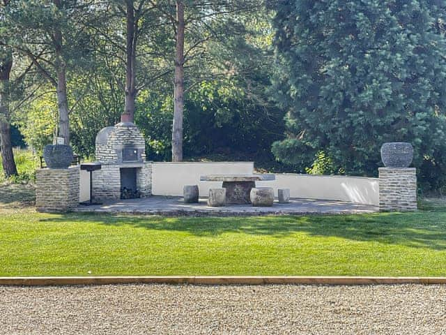 Outdoor area | Kingfisher - Lakeside Retreats, Marston