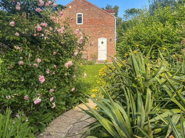 Garden | Sweet Briar, Sibsey