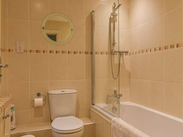 Bathroom | Lakeland Villa, Bowness-on-Windermere