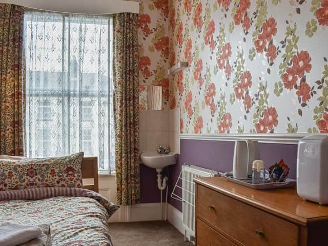 Single bedroom | Vincent House, Scarborough