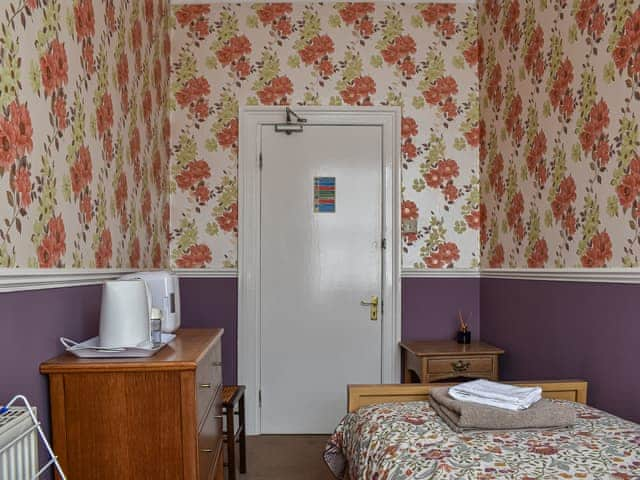 Single bedroom | Vincent House, Scarborough