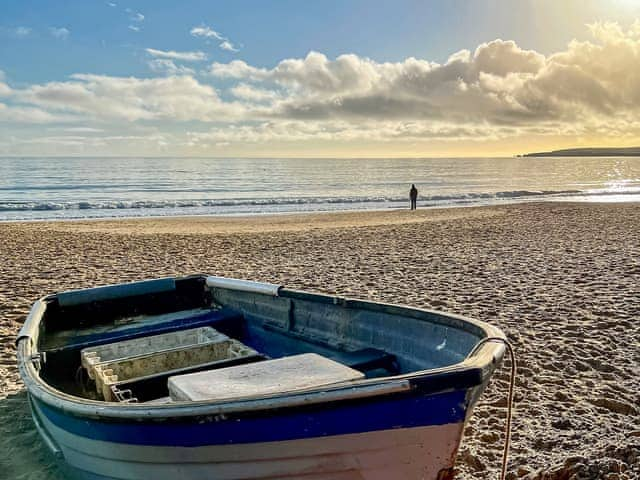 Surrounding area | Cassel Sands, Bournemouth