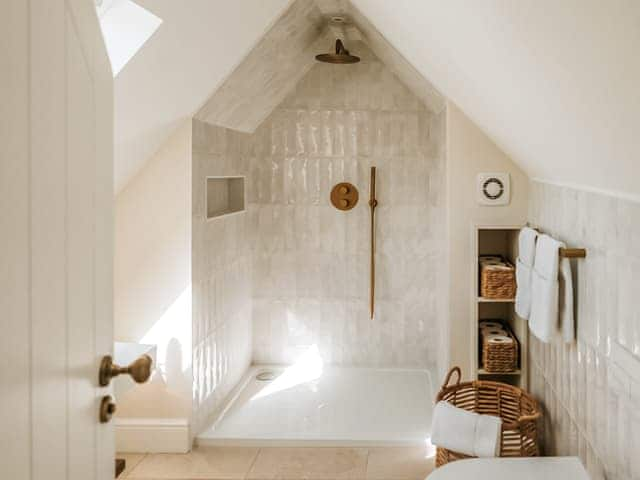 Bathroom | The Lookout - Tenterden Retreats, Tenterden