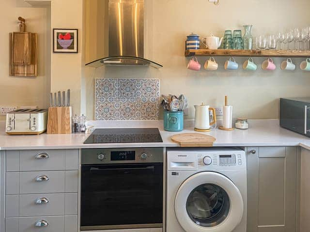 Kitchen | Kippy Cottage, Porthtowan