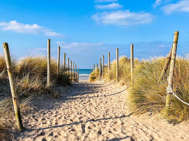 Beach | Kippy Cottage, Porthtowan